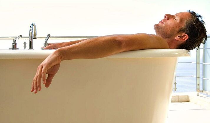 Take a bath with soda to enlarge the penis